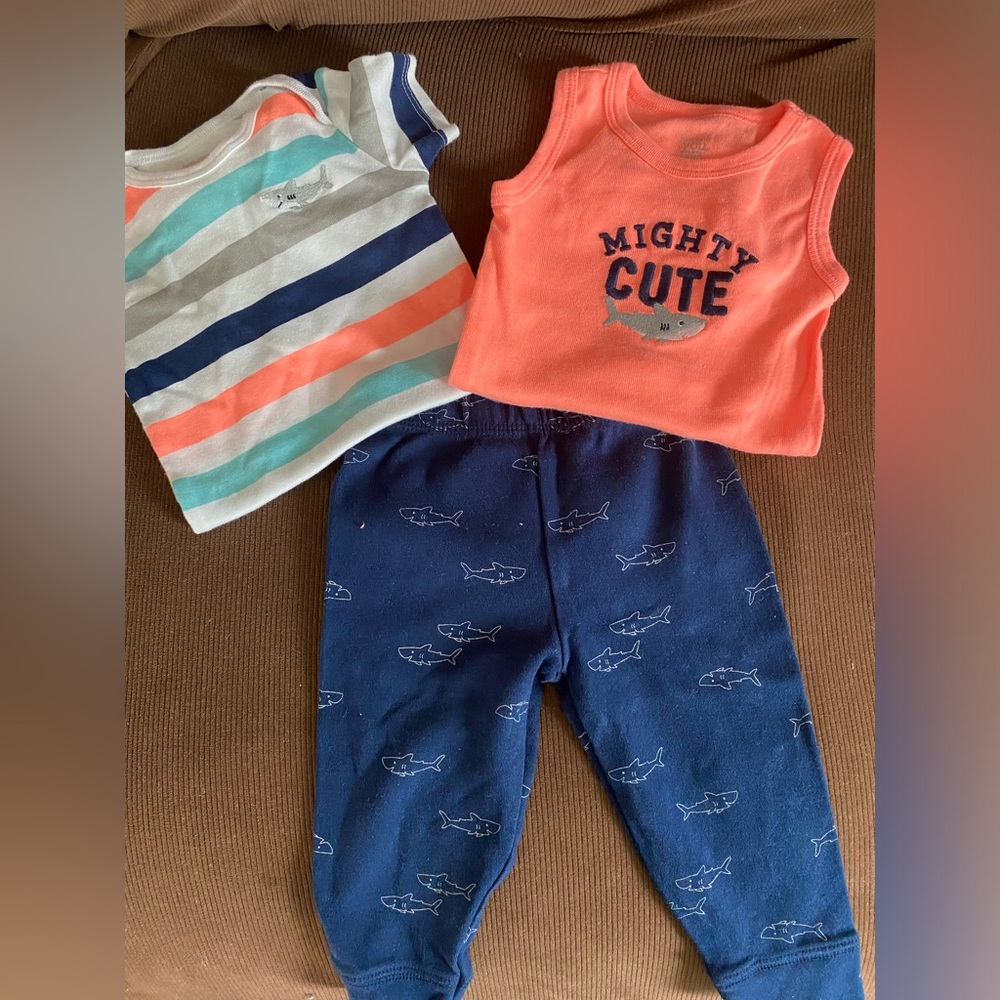 Baby boys shark shirt/pants set. Size 9month. Carter’s brand